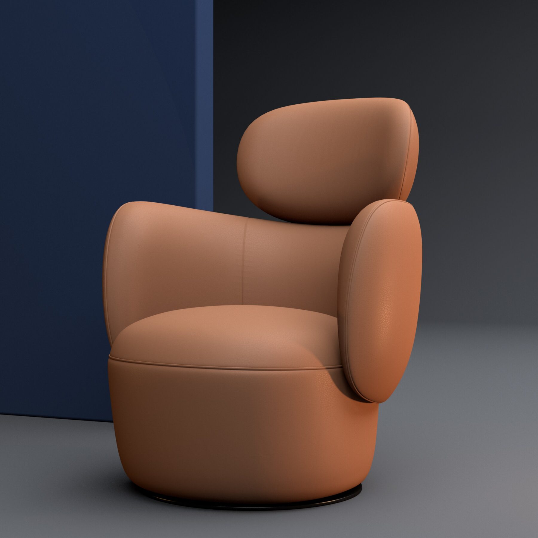 Fauteuil design en cuir camel aux formes arrondies, posé sur un sol rose poudré devant un mur bordeaux, dans une composition minimaliste et élégante.